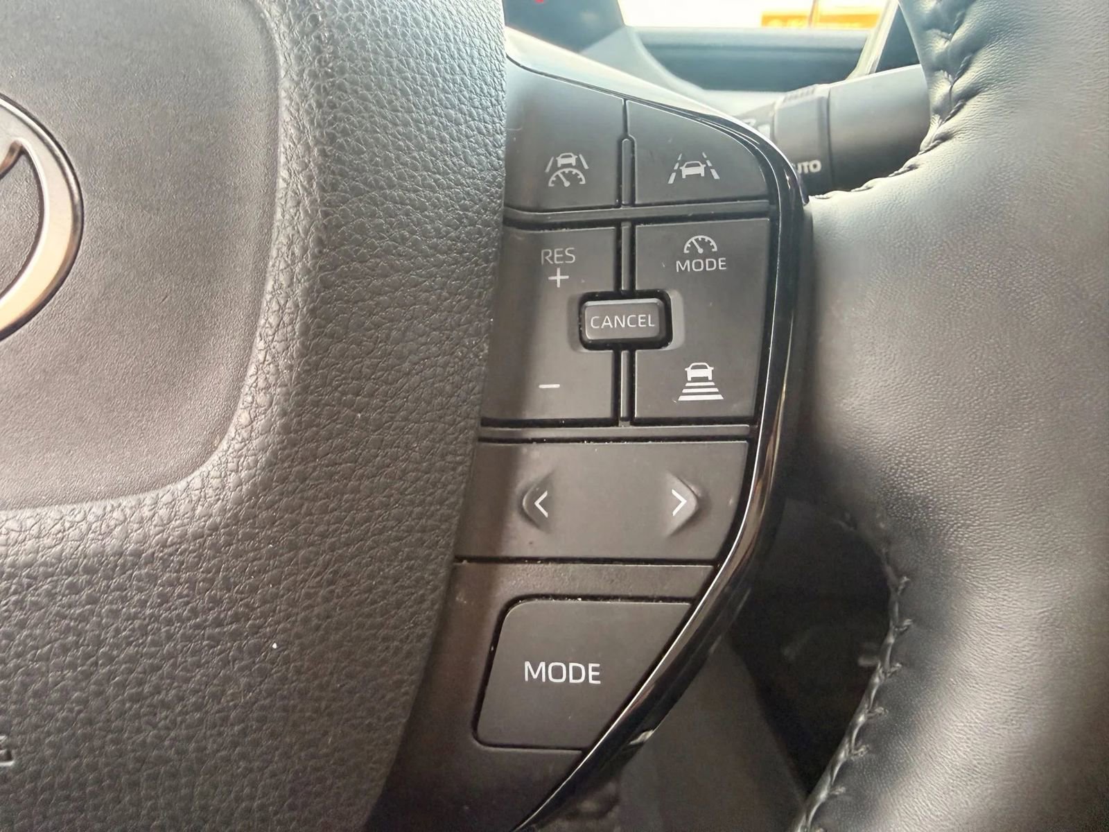 Used 2023 Toyota Prius XLE image 17