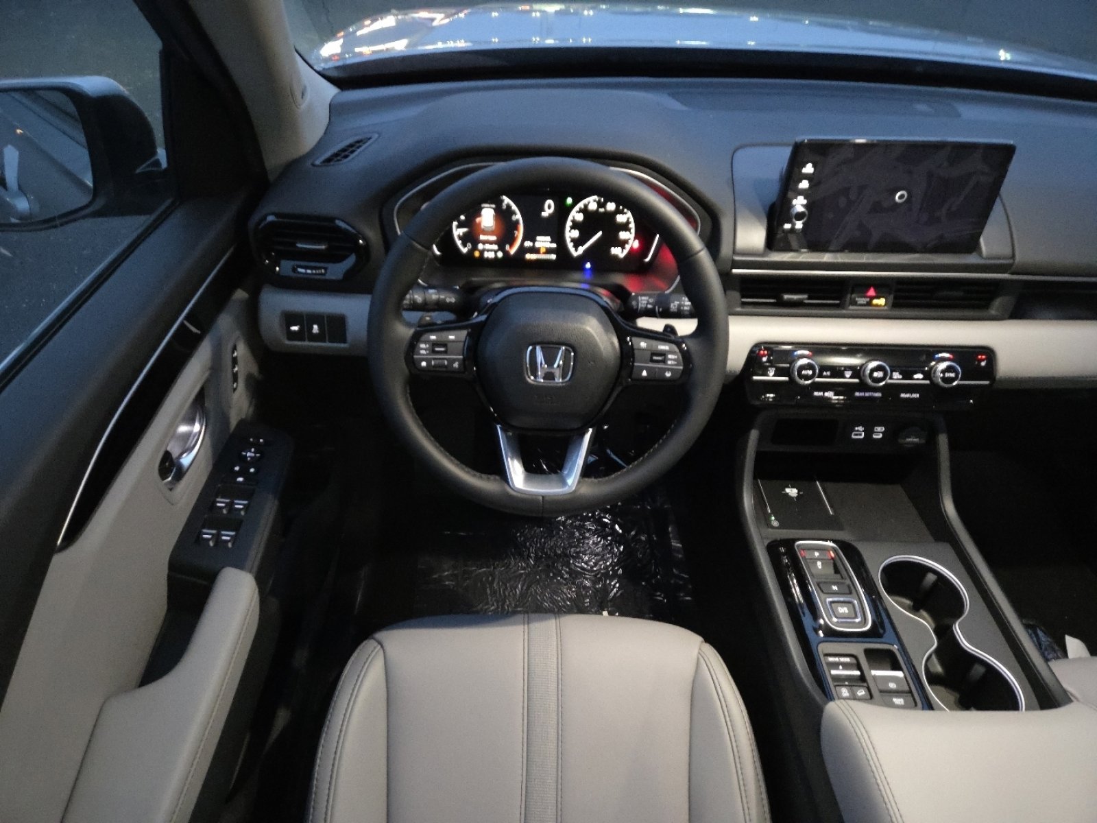 New 2025 Honda Pilot Touring image 28