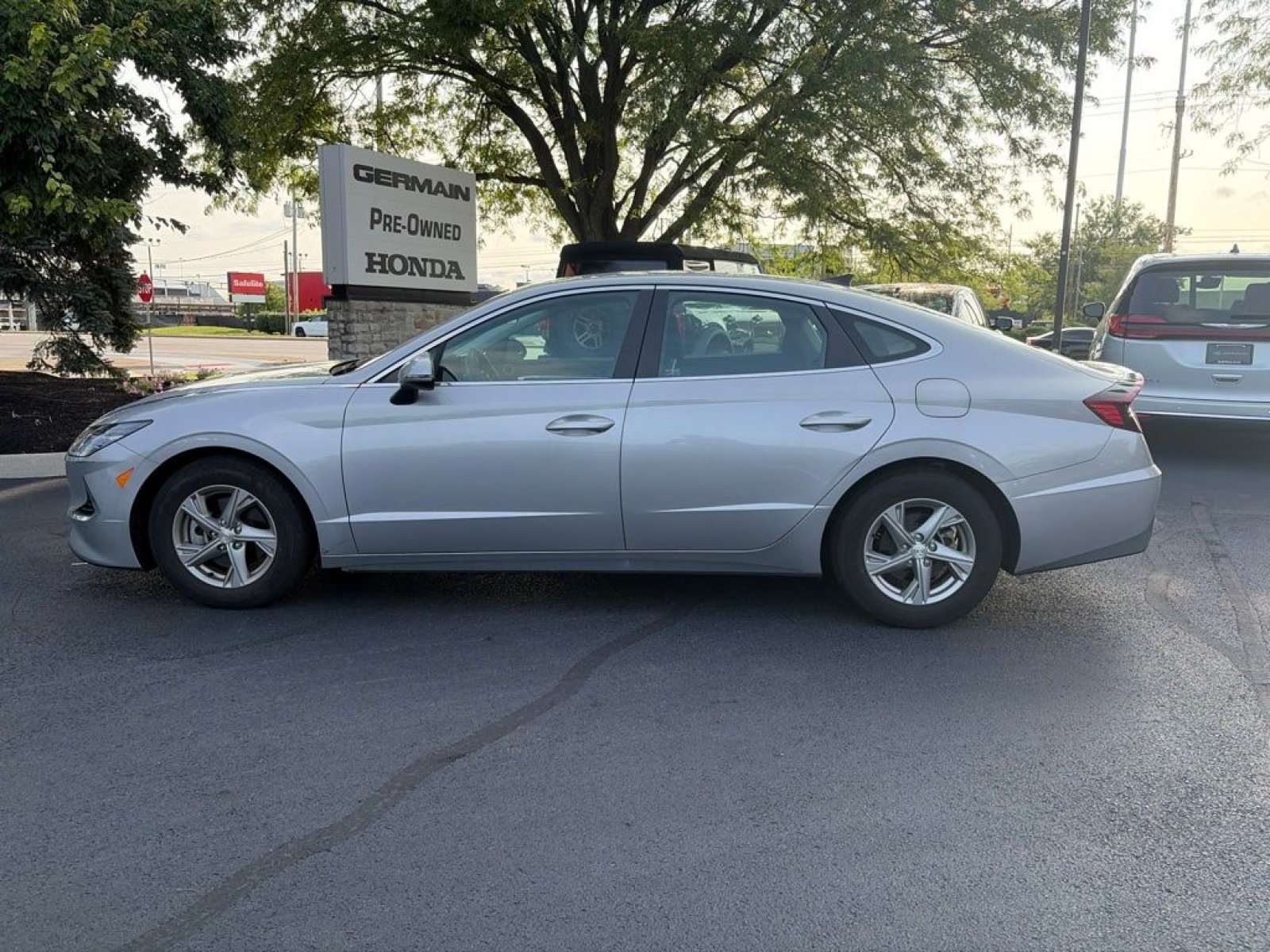 Used 2023 Hyundai Sonata SE FWD image 8