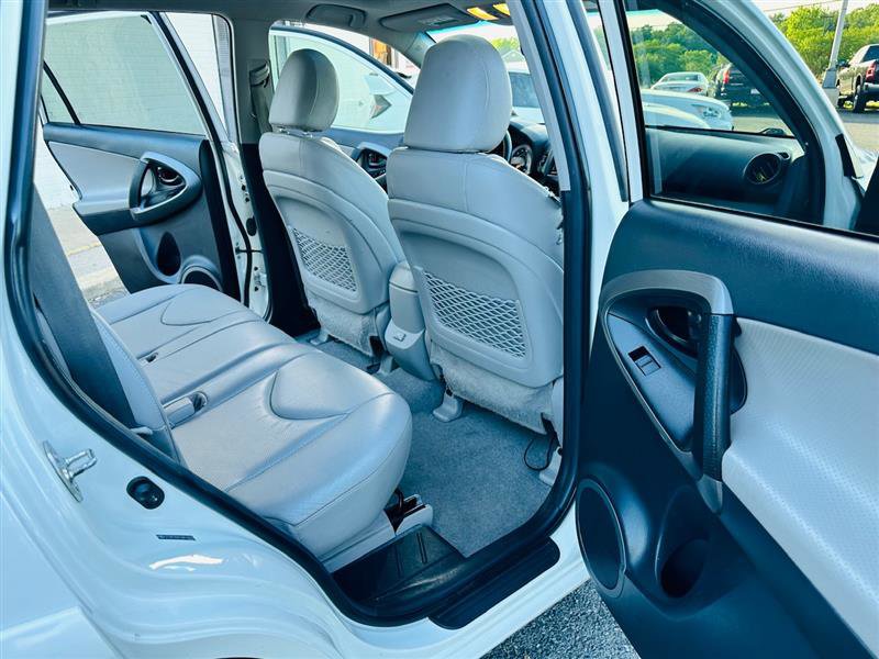 Used 2012 Toyota RAV4 Limited image 19