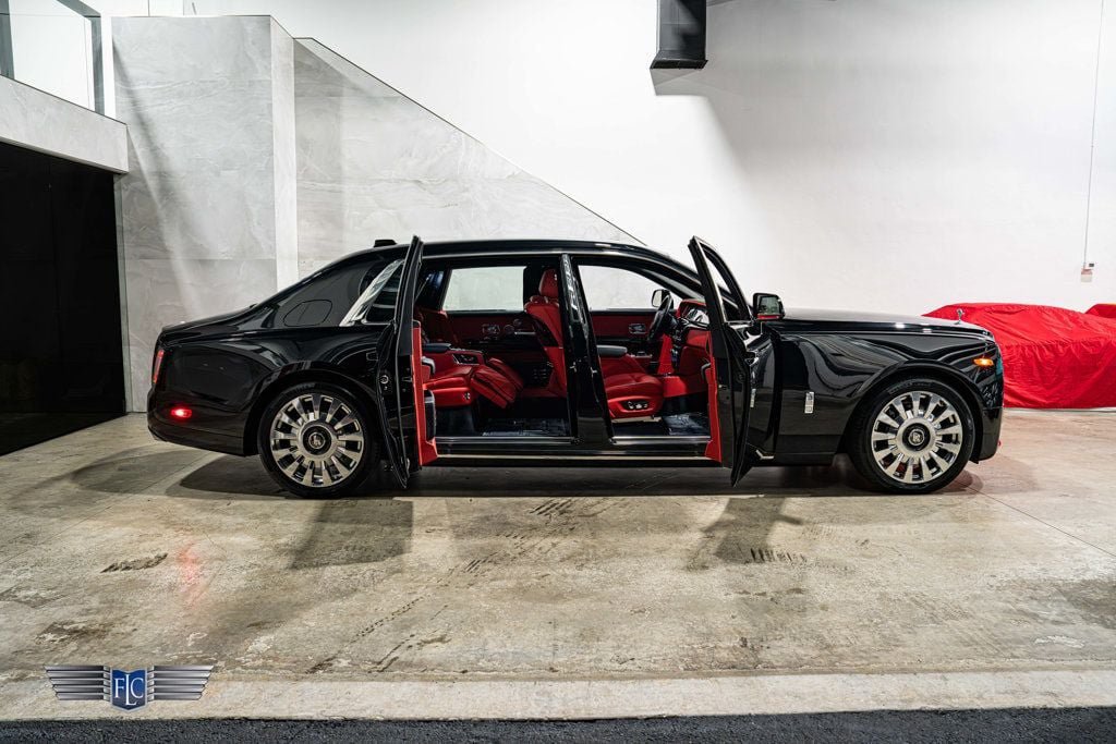 Used 2020 Rolls-Royce Phantom Extended Wheelbase RWD image 4