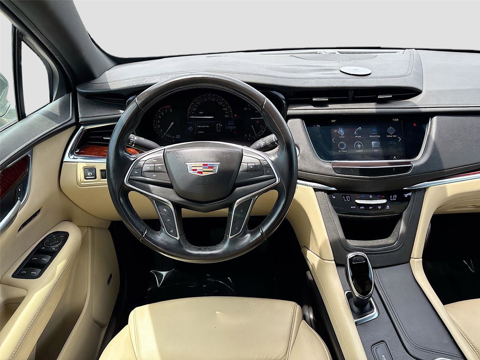 Used 2018 Cadillac XT5 Luxury w/ Driver Awareness Package image 25