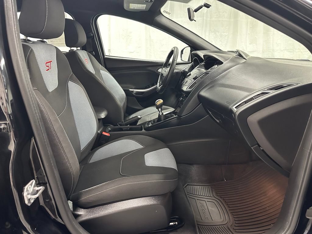 Used 2018 Ford Focus ST FWD image 53