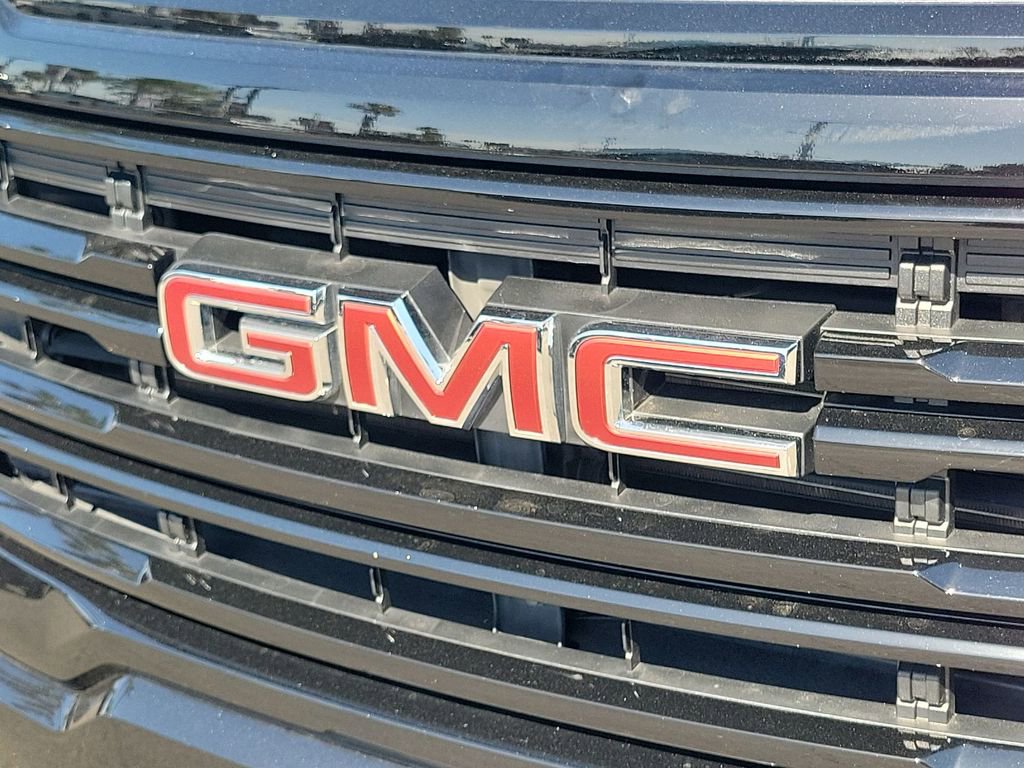 Used 2023 GMC Acadia SLE w/ Driver Convenience Package FWD image 29