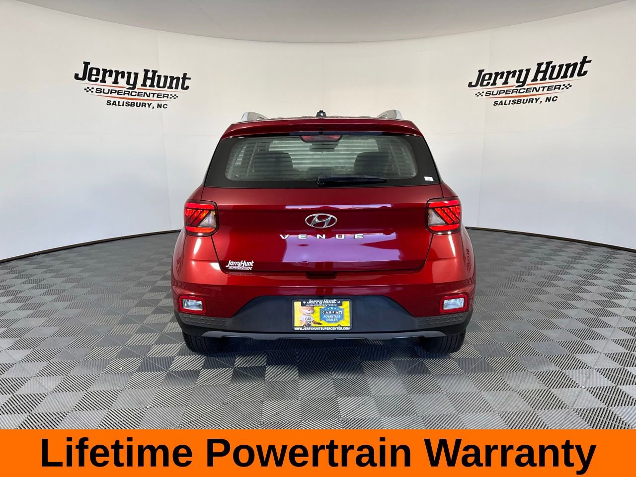 Used 2024 Hyundai Venue Limited image 8