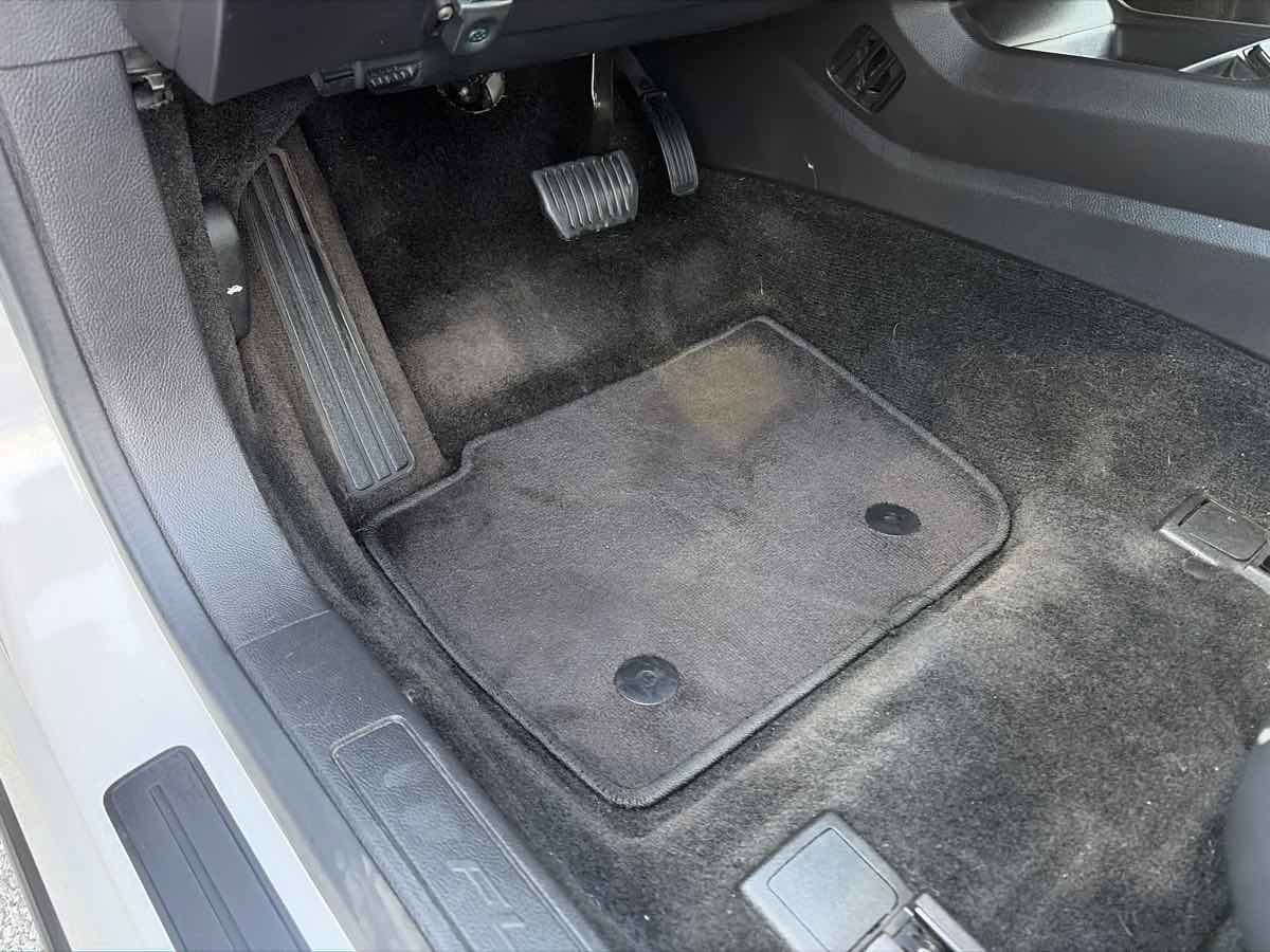 Used 2015 Ford Fusion SE w/ Equipment Group 502A FWD image 10
