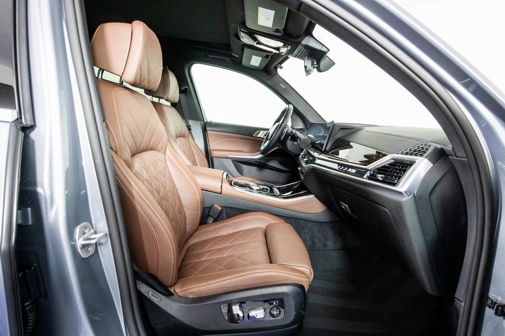 Used 2025 BMW X5 xDrive40i image 10