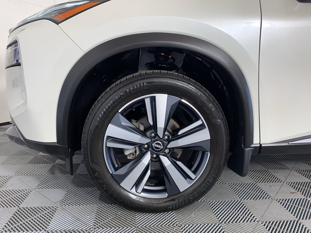 Used 2023 Nissan Rogue SL FWD image 11