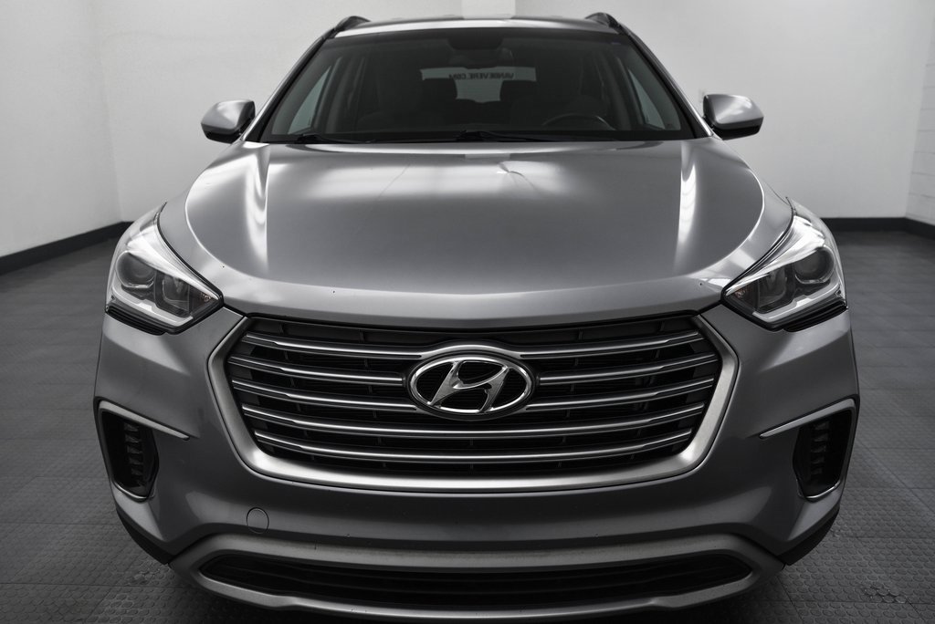 Used 2017 Hyundai Santa Fe SE image 2