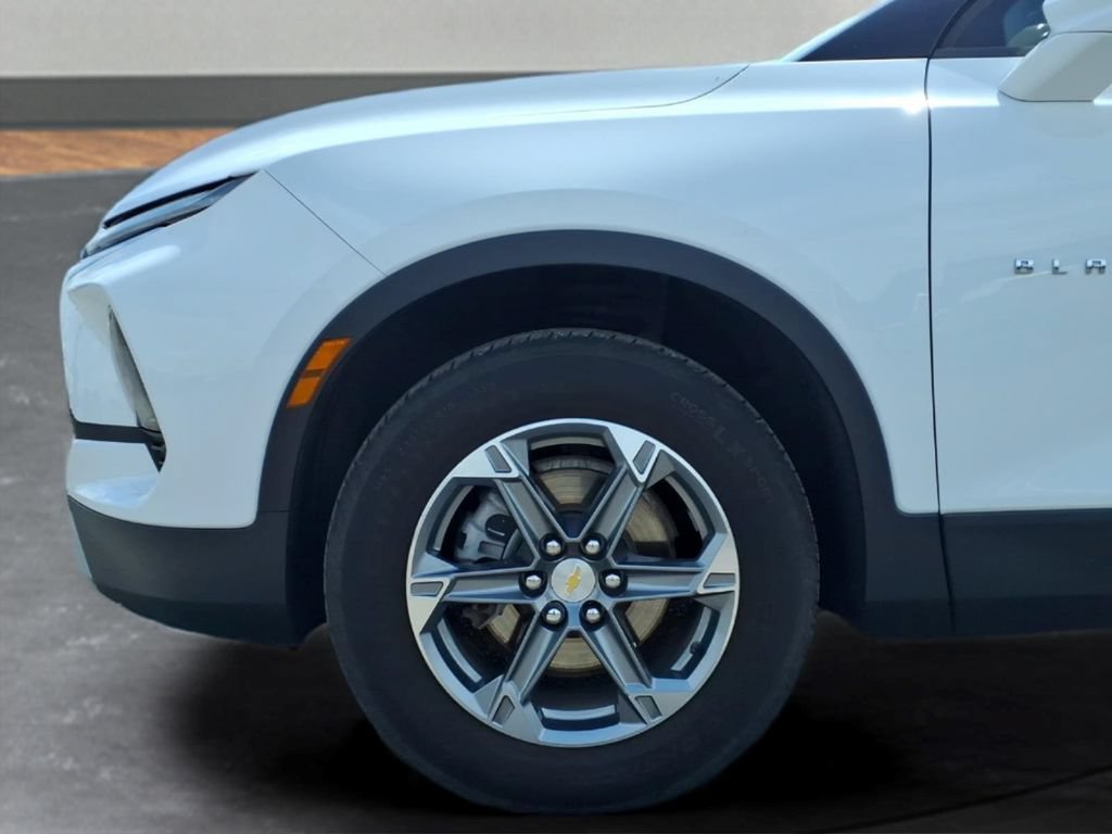 Certified 2024 Chevrolet Blazer LT w/ Convenience Package FWD image 4