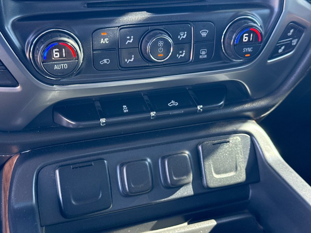 Used 2015 Chevrolet Silverado 1500 LTZ AWD/4WD image 21