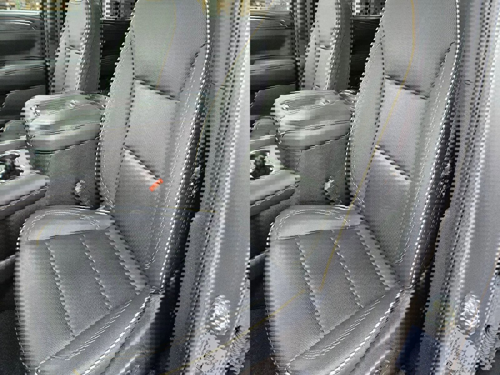 Used 2022 GMC Yukon SLT w/ SLT Luxury Package image 22