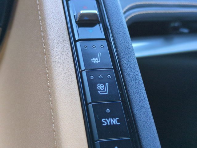 Used 2021 Chevrolet Corvette Stingray Preferred Cpe w/ Engine Appearance Package image 21