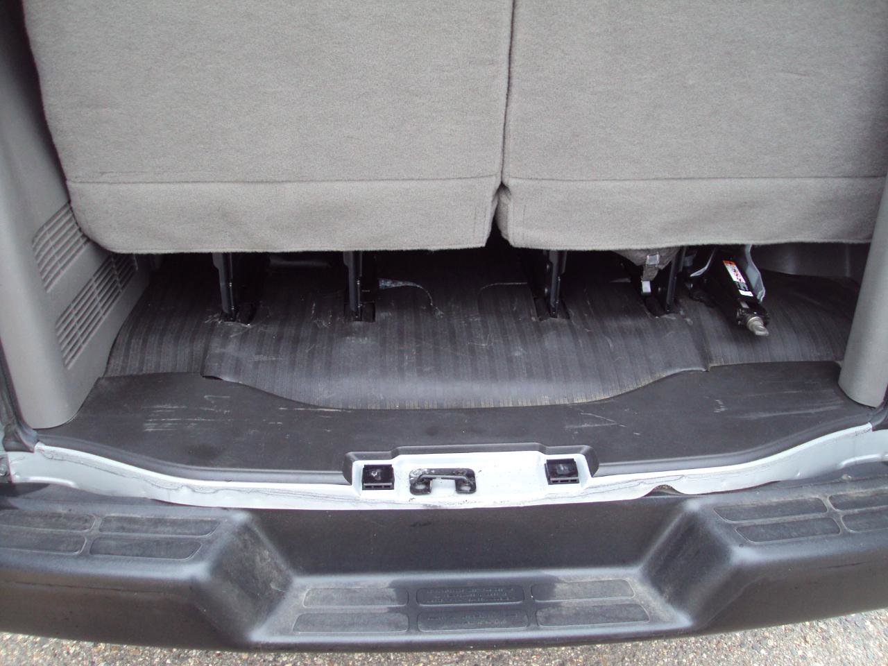 Used 2019 Chevrolet Express 3500 LS RWD image 9