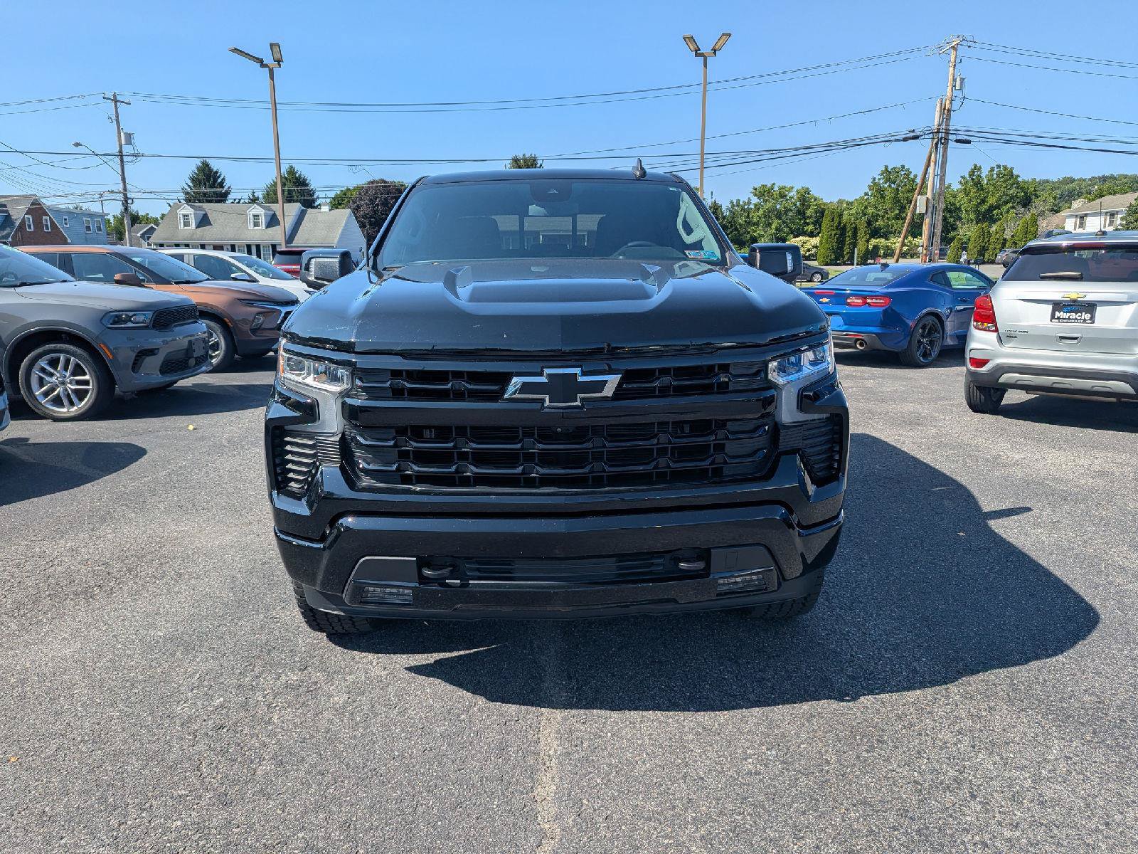 Used 2023 Chevrolet Silverado 1500 RST AWD/4WD image 2