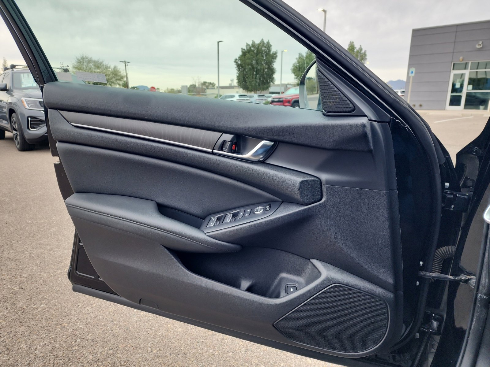 Used 2019 Honda Accord EX image 13