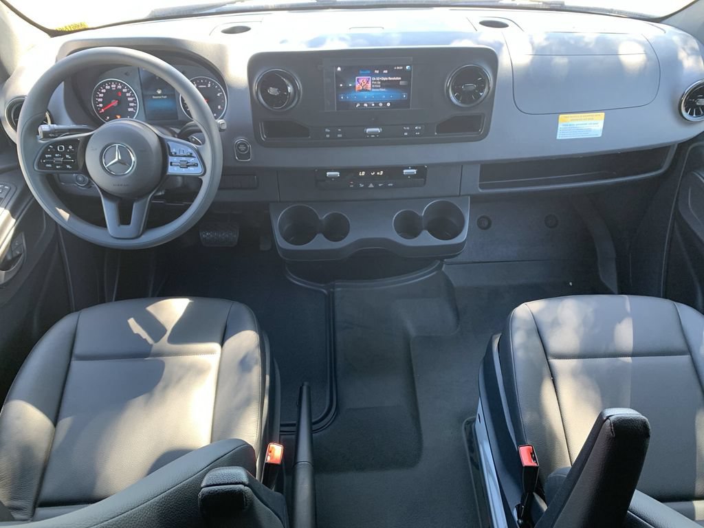 Used 2023 Mercedes-Benz Sprinter 2500 image 12