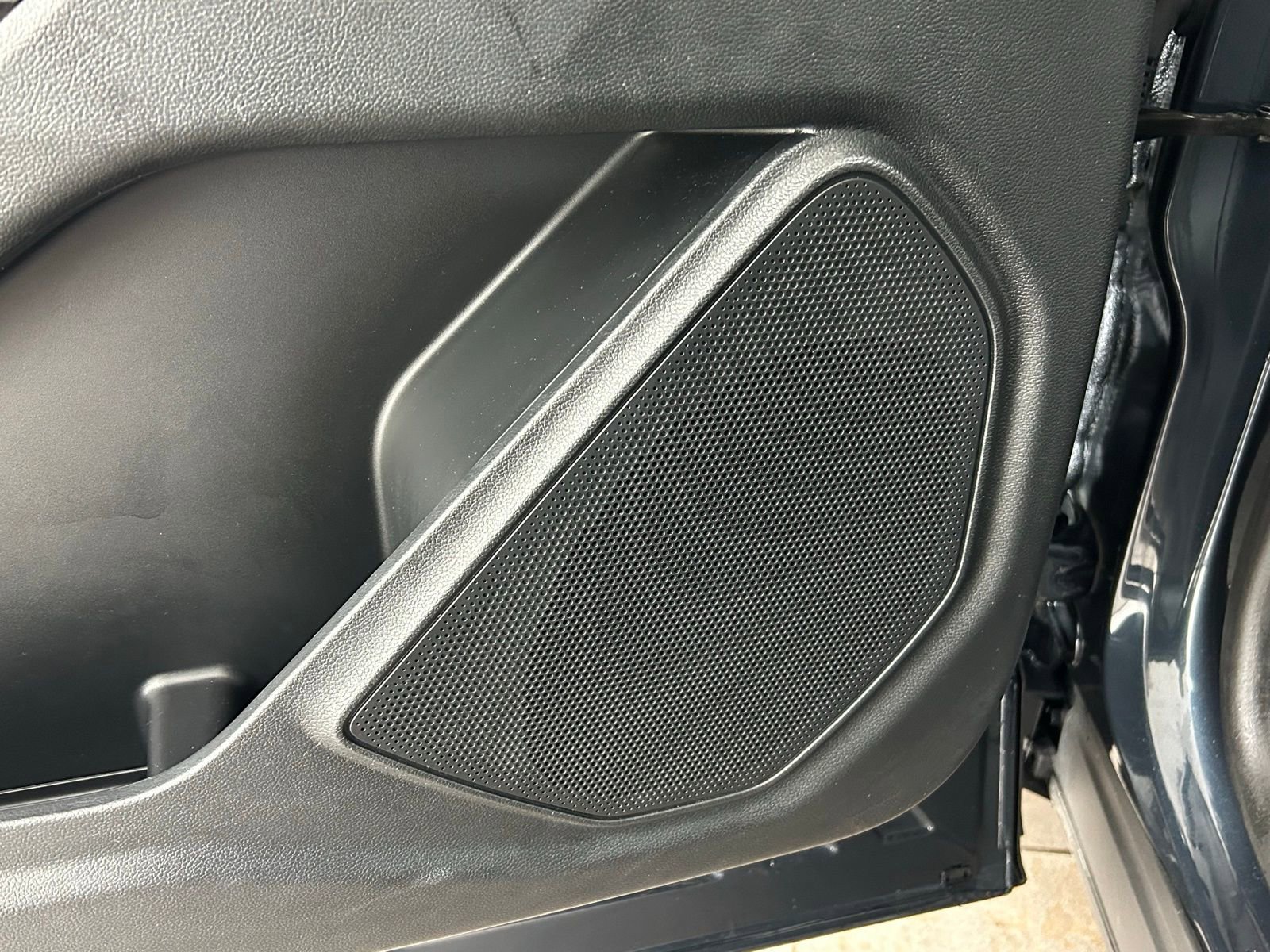 Used 2023 Ford Explorer XLT w/ Class IV Trailer Tow Package image 25