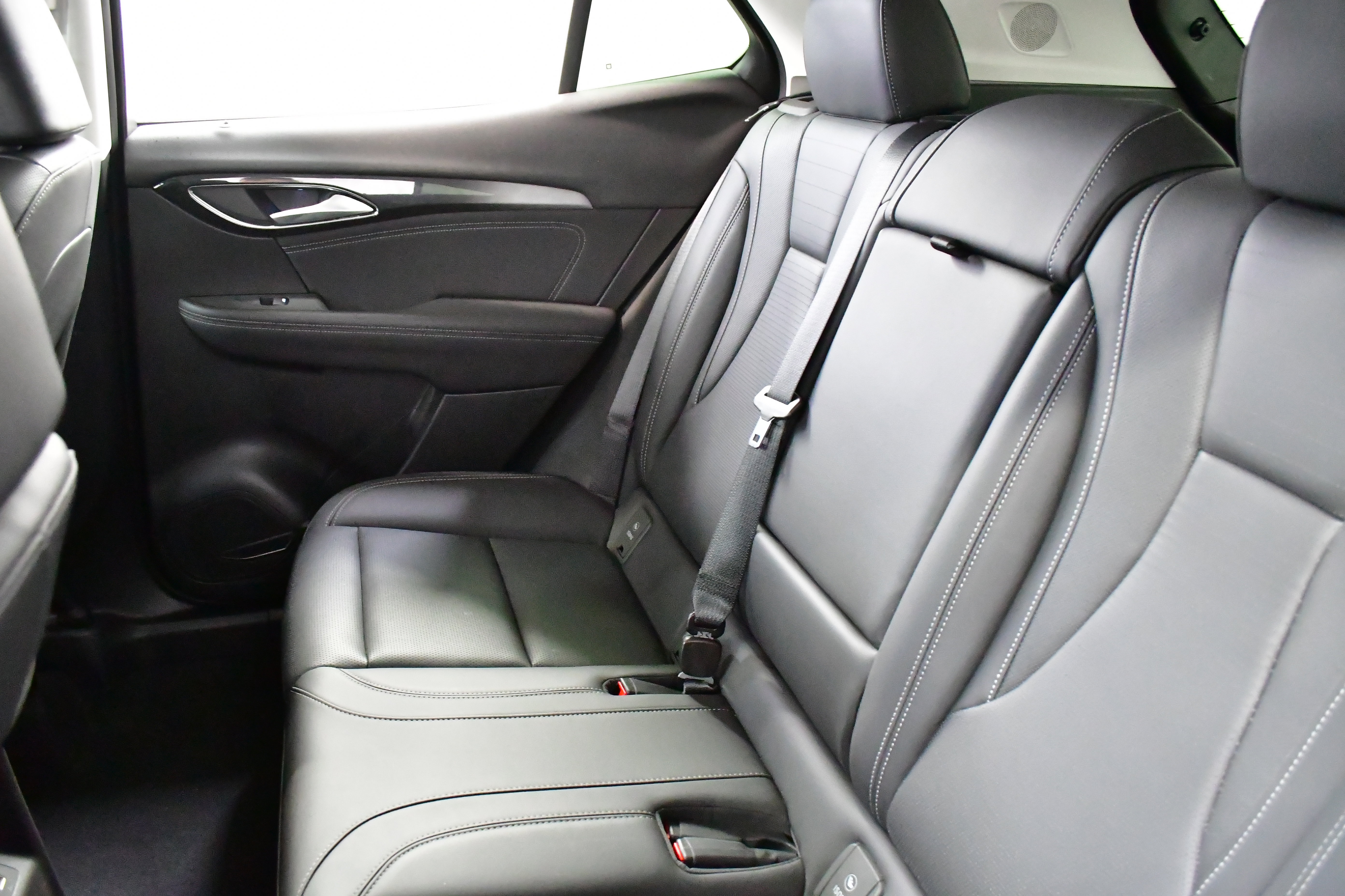 Used 2025 Buick Envision Preferred image 11