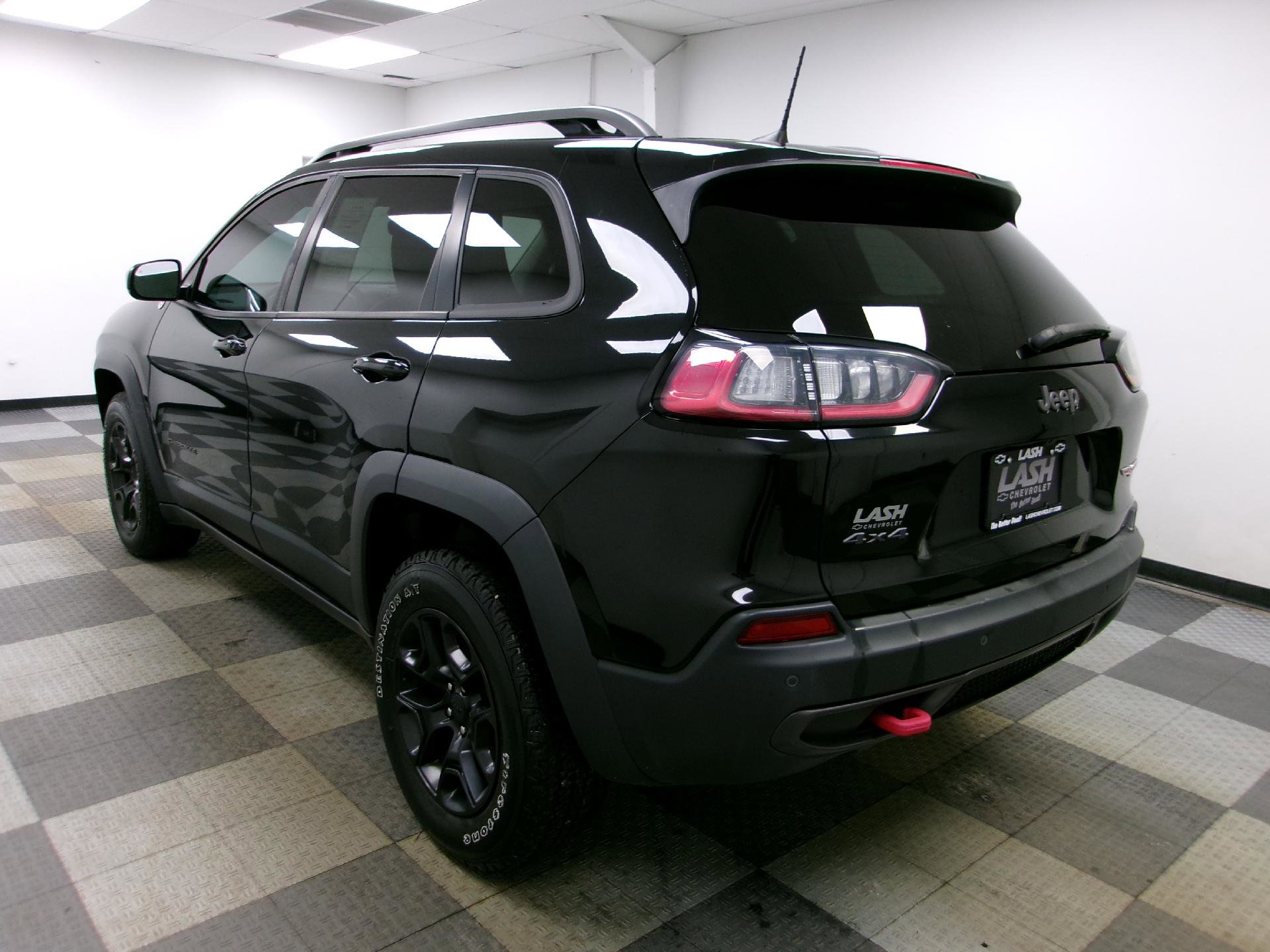 Used 2019 Jeep Cherokee Trailhawk w/ Cold Weather Group image 2