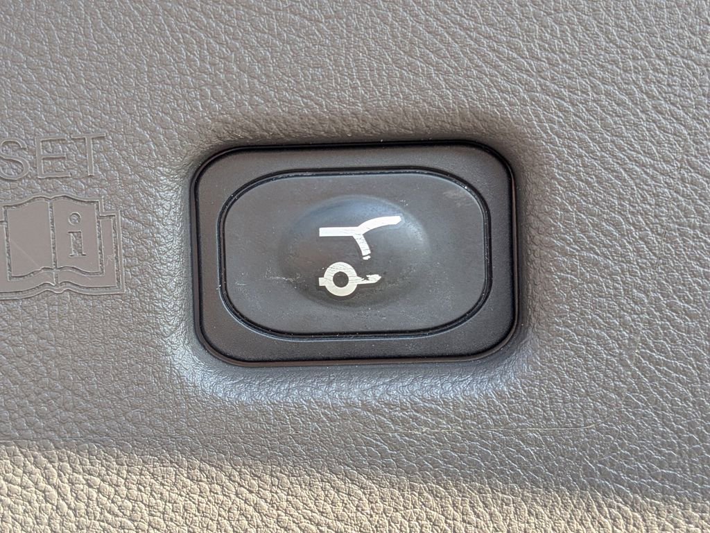 Used 2021 Lincoln Nautilus Reserve w/ Equipment Group 201A image 14