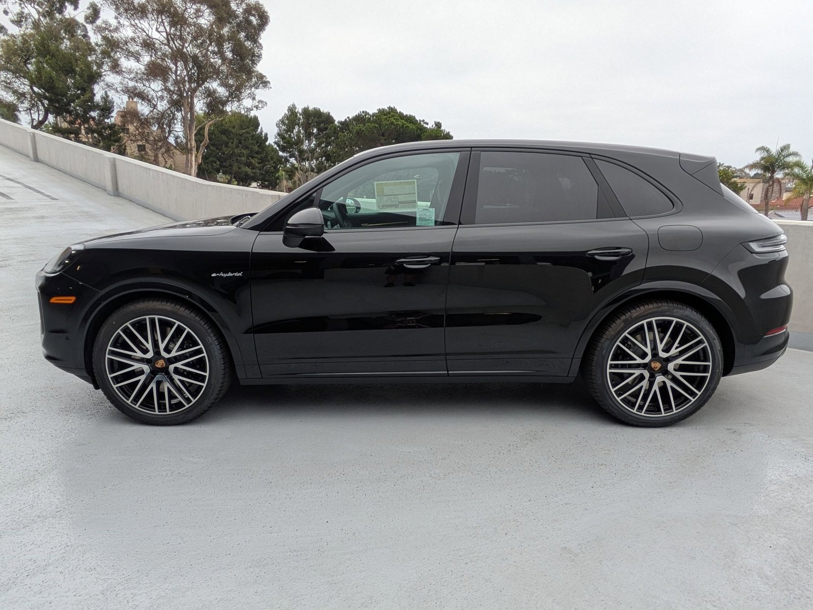 New 2026 Porsche Cayenne E-Hybrid image 2