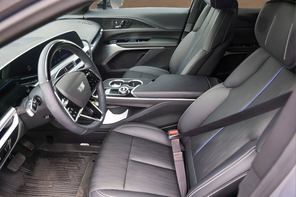 Certified 2025 Cadillac Lyriq Luxury w/ LPO, Floor Liner Package image 9