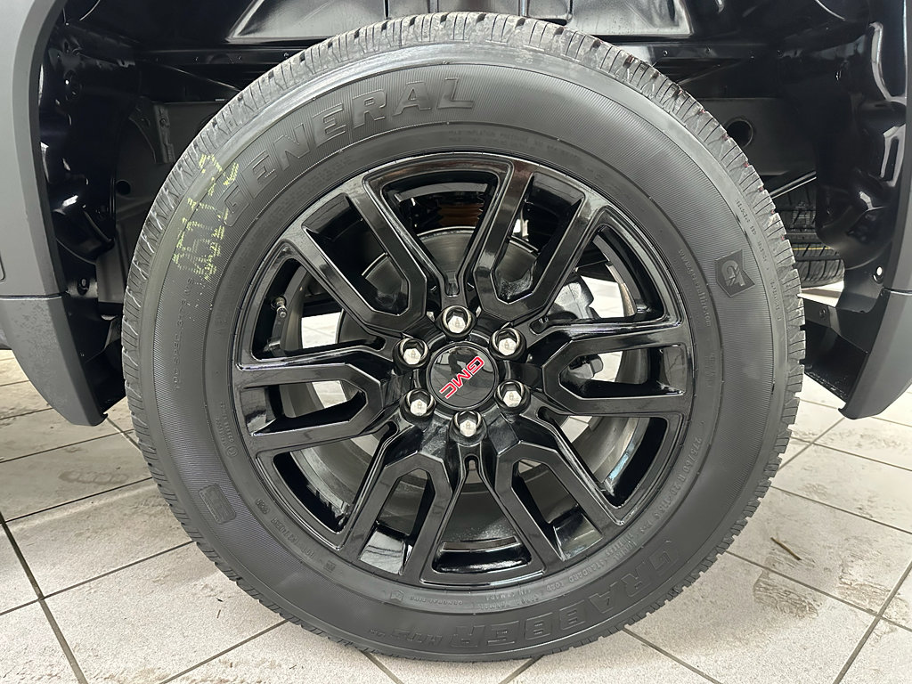 New 2026 GMC Sierra 1500 Elevation w/ LPO, Elevation Black Package image 18