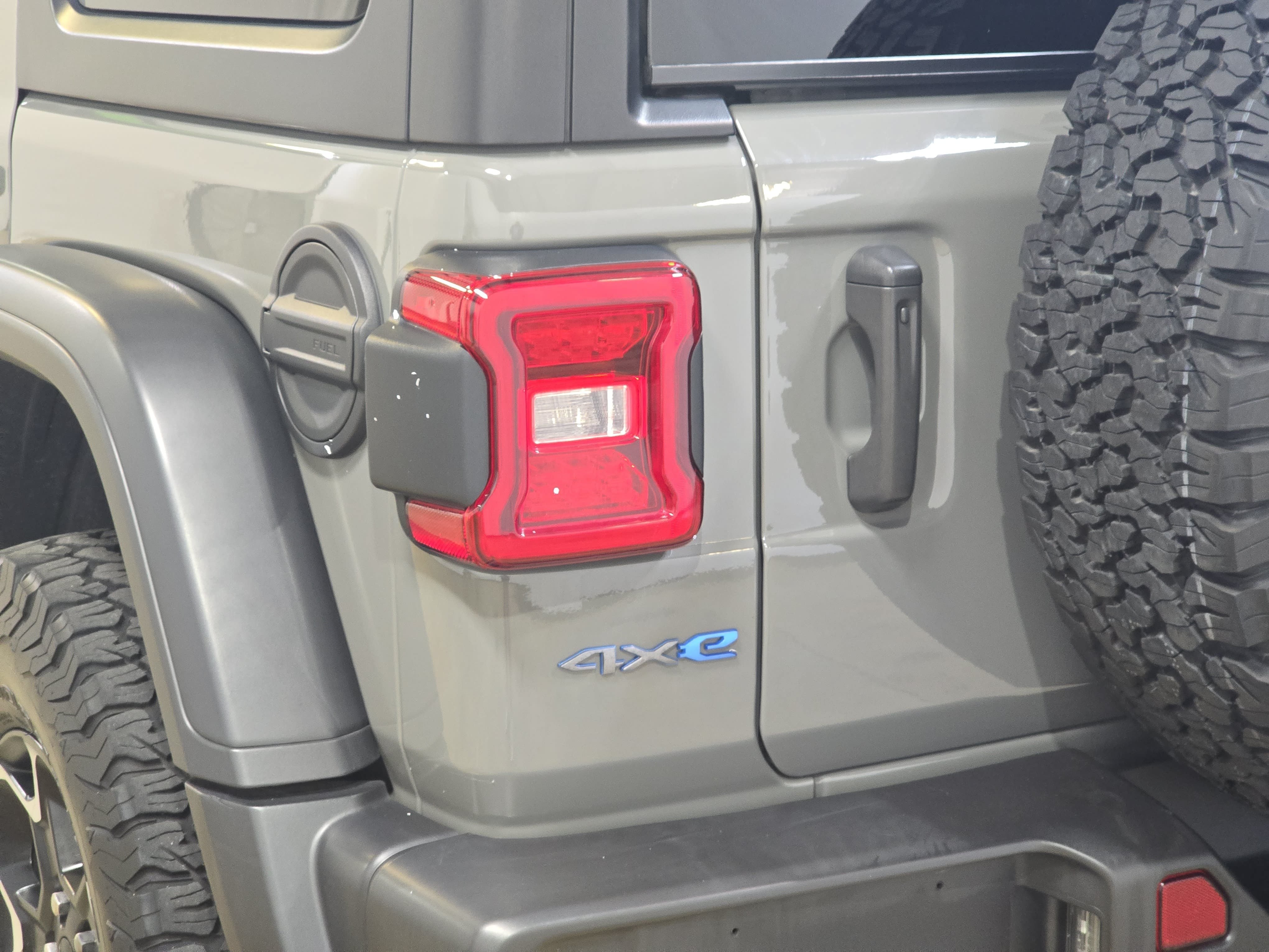 Used 2023 Jeep Wrangler Unlimited Rubicon 4xe AWD/4WD image 29