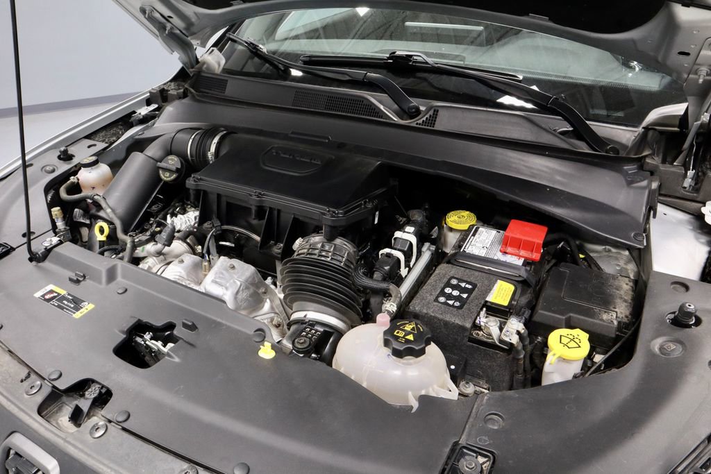 Used 2025 Jeep Compass Trailhawk AWD/4WD image 15