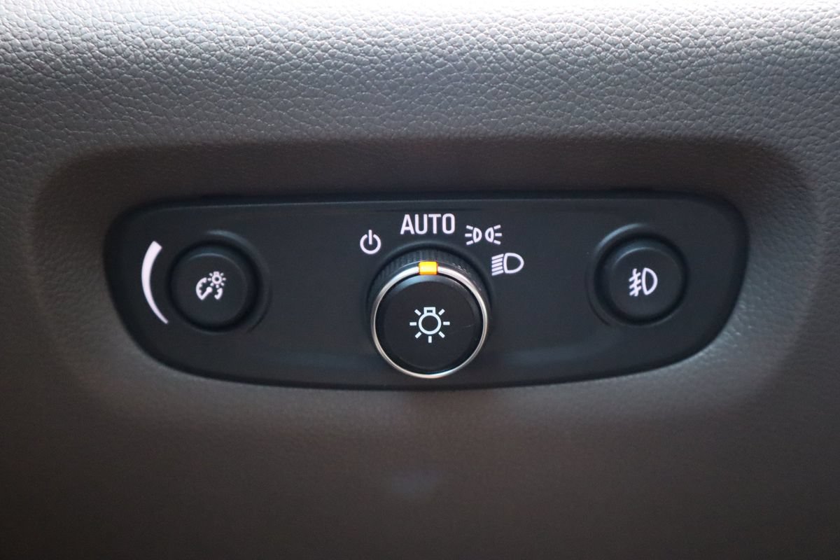 Used 2018 Chevrolet Traverse Premier AWD/4WD image 31
