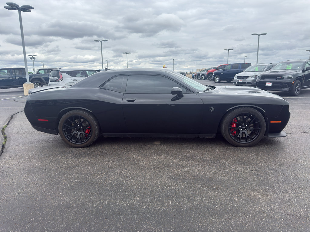 Used 2015 Dodge Challenger SRT Hellcat RWD image 4