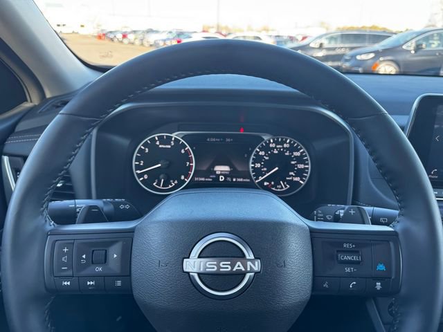 Used 2025 Nissan Rogue SV image 24