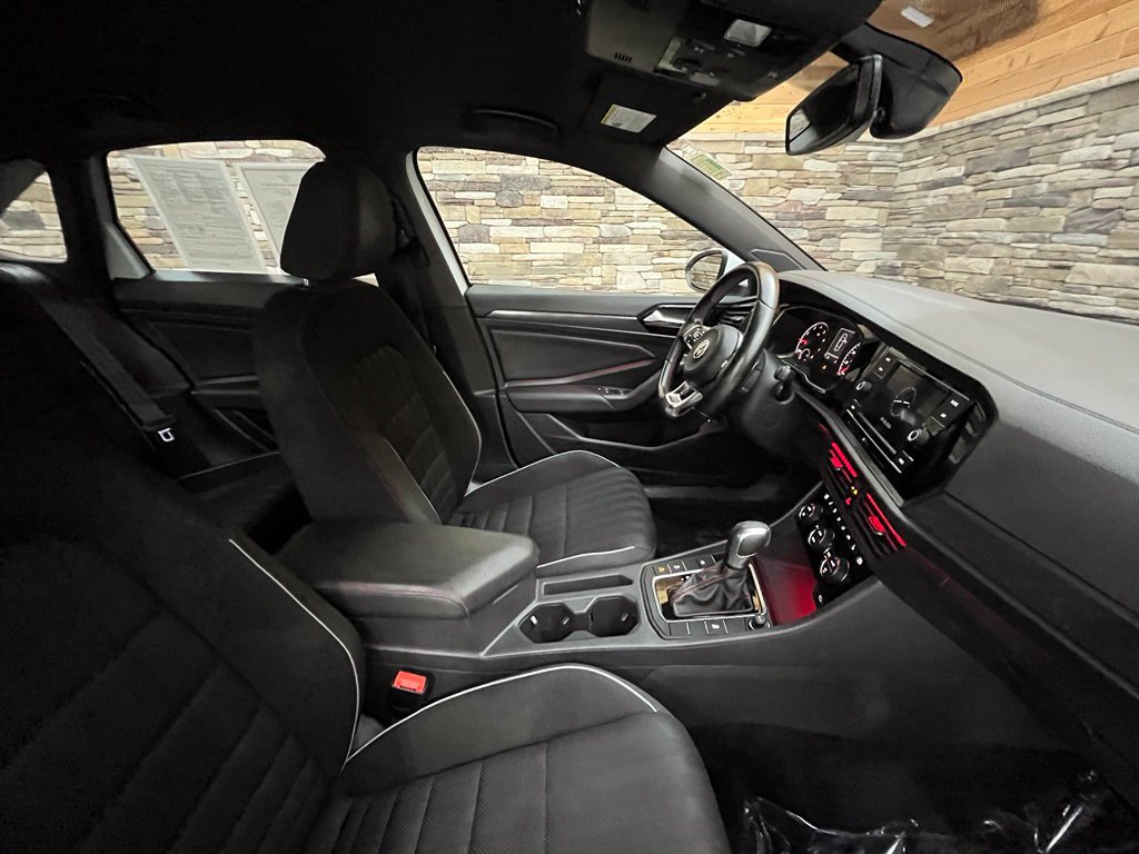 Used 2021 Volkswagen Jetta GLI FWD image 23