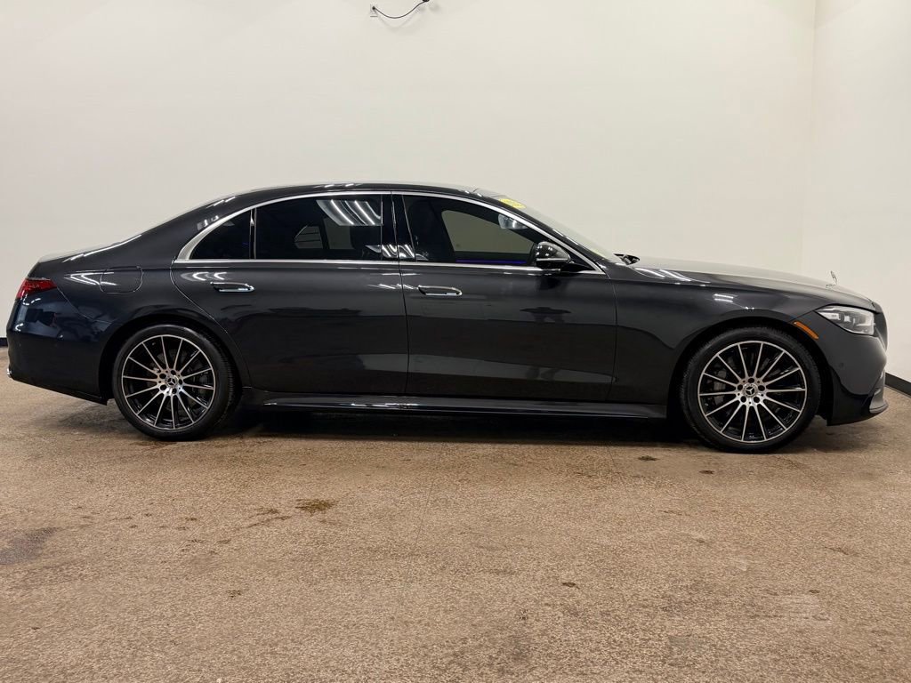 Used 2022 Mercedes-Benz S 580 4MATIC Sedan w/ AMG Line Package image 8