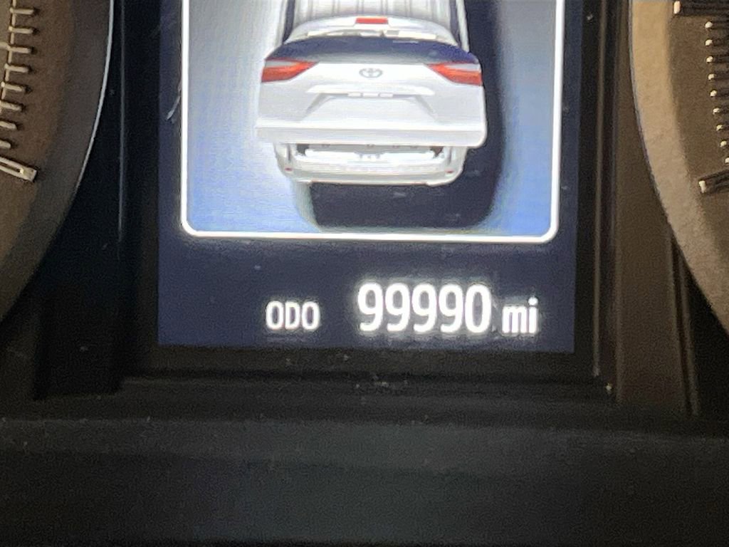 Used 2017 Toyota Sienna XLE image 12