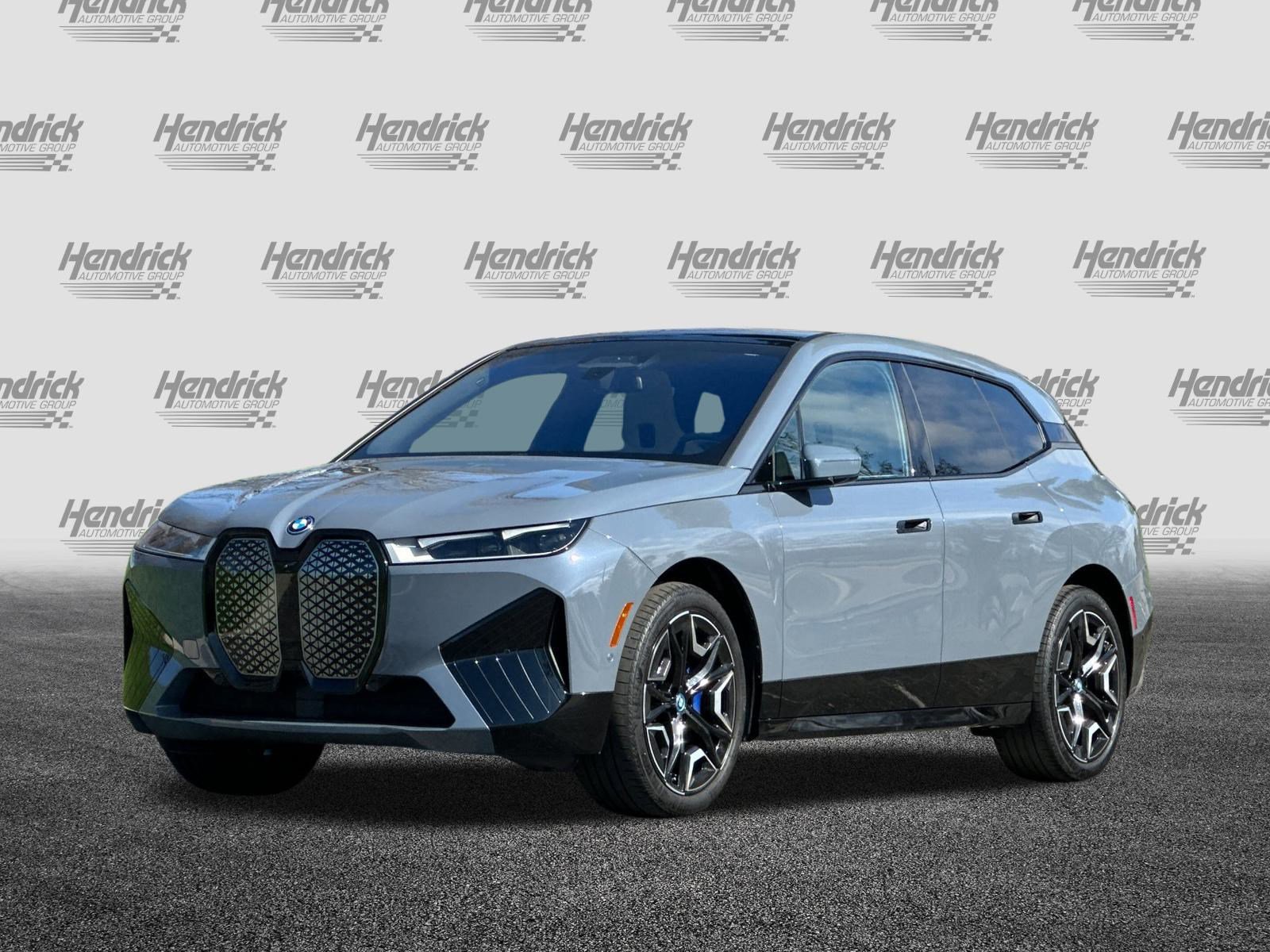 Used 2025 BMW iX xDrive50 image 9