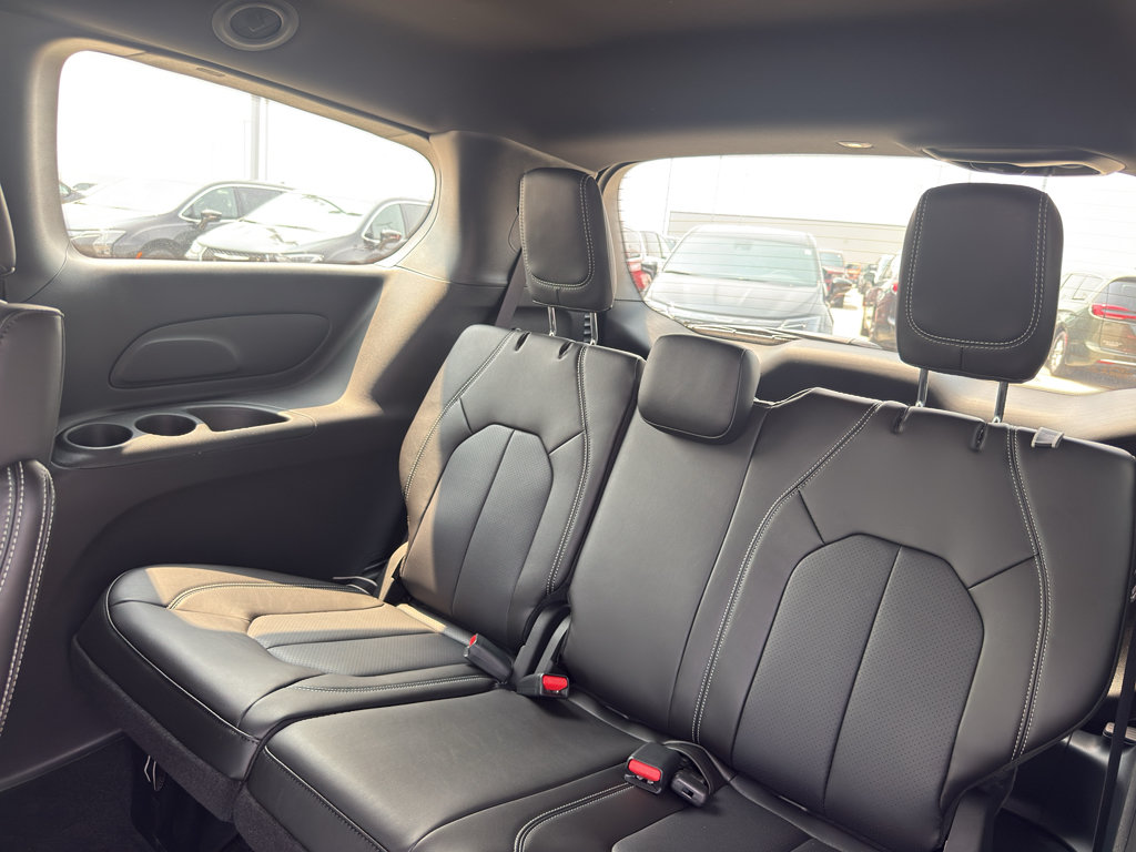 New 2026 Chrysler Pacifica Select w/ S Appearance Package FWD image 34