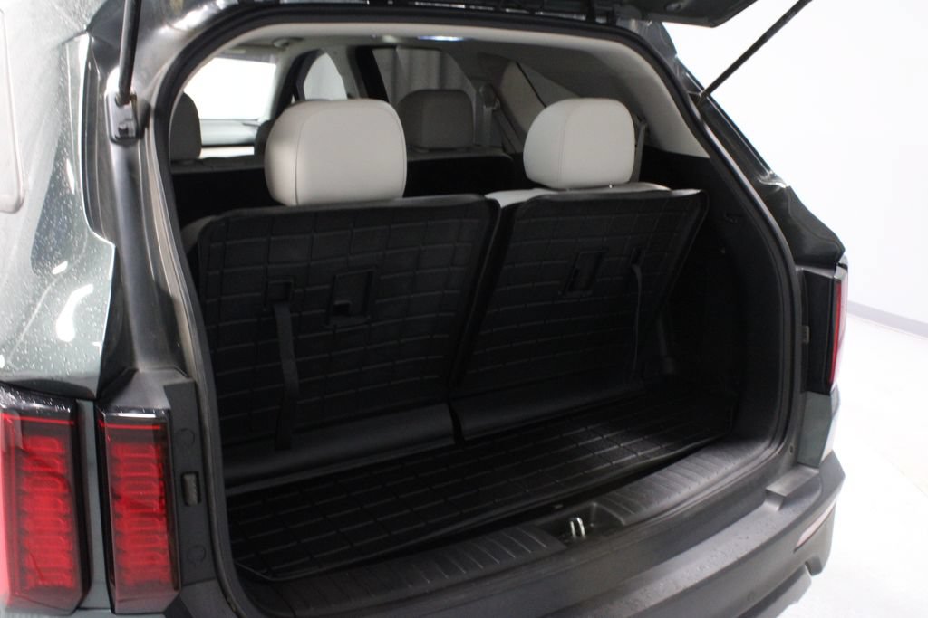 Used 2023 Kia Sorento S w/ Panoramic Sunroof Package AWD/4WD image 17
