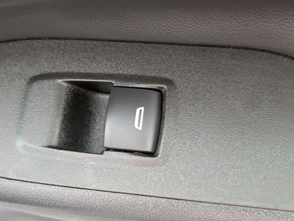 Used 2023 Chevrolet Equinox LT w/ LPO, Floor Liner Package AWD/4WD image 35