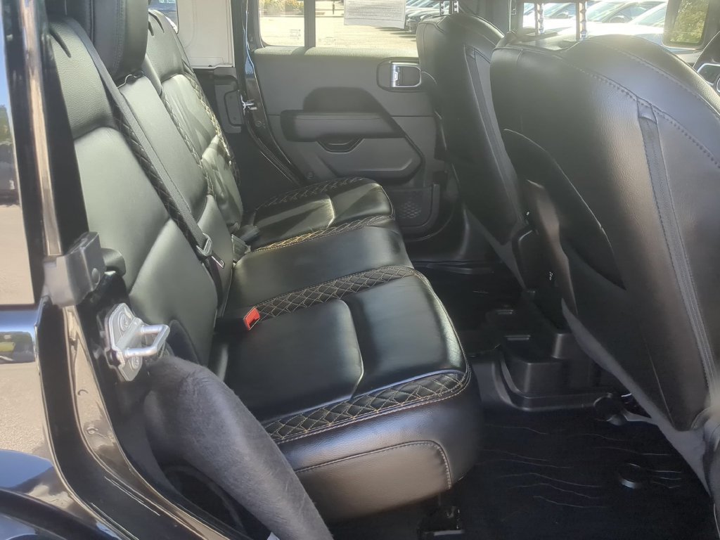 Used 2022 Jeep Wrangler Unlimited Sahara AWD/4WD image 26