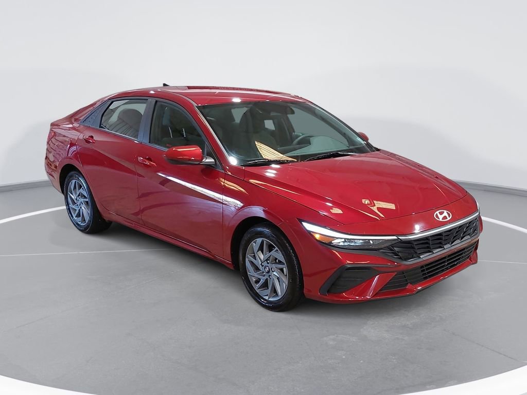 Certified 2025 Hyundai Elantra Blue image 3