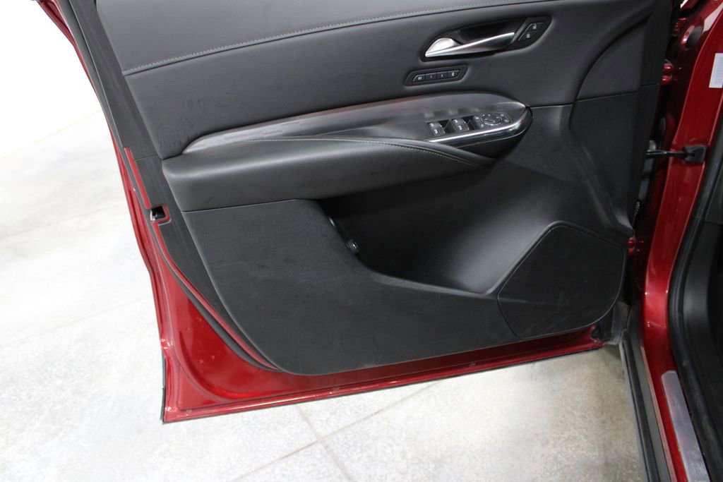 Used 2024 Cadillac XT4 Premium Luxury image 16