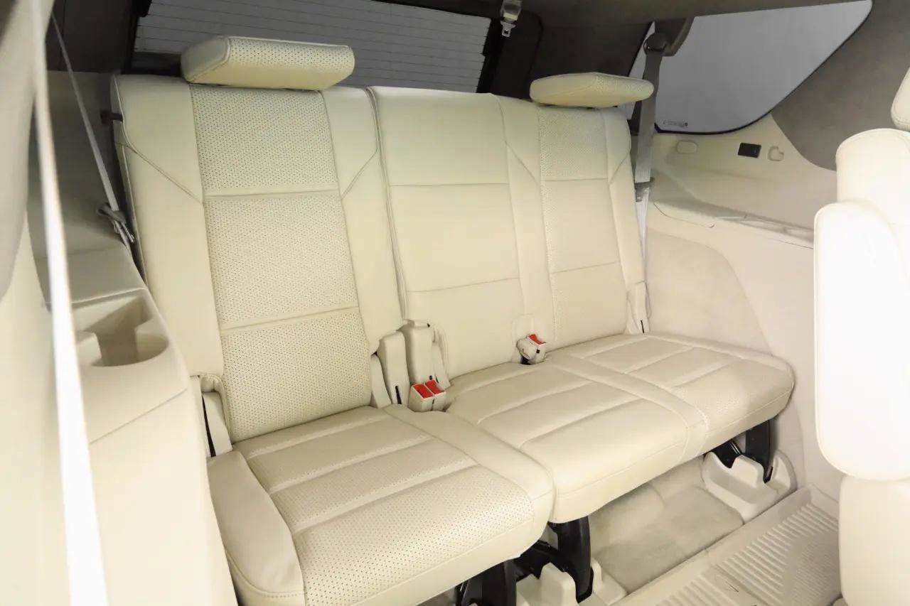 Used 2023 Cadillac Escalade Sport Platinum w/ LPO, ONYX Package AWD/4WD image 37