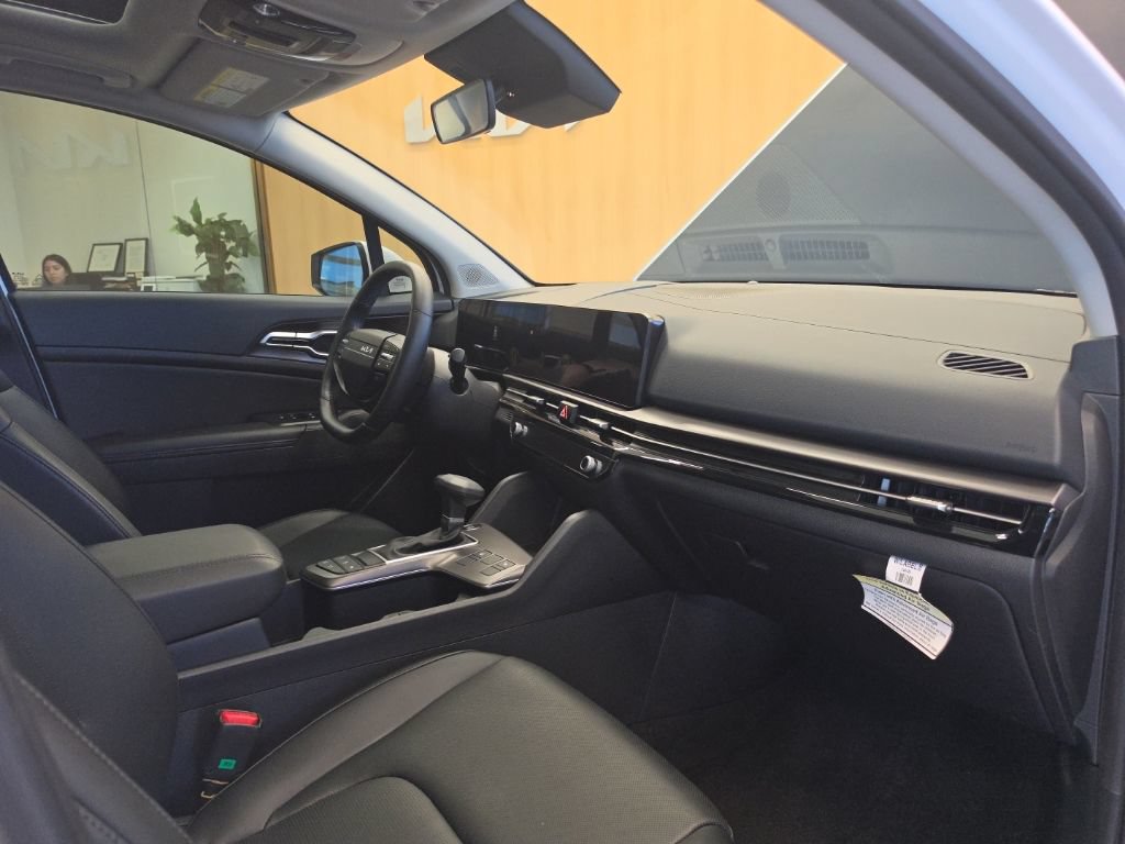 Certified 2026 Kia Sportage EX w/ EX Panorama Roof Package AWD/4WD image 57