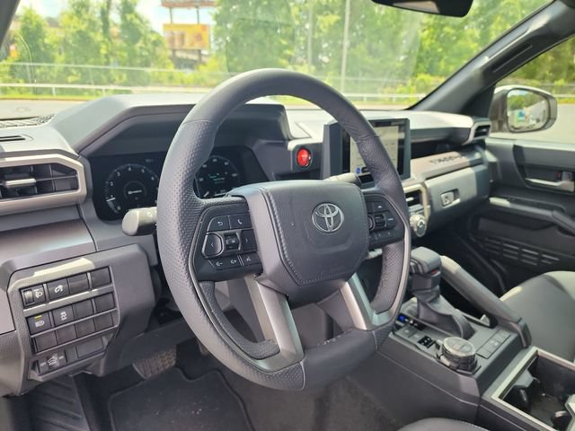 Used 2025 Toyota Tacoma TRD Off-Road AWD/4WD image 10