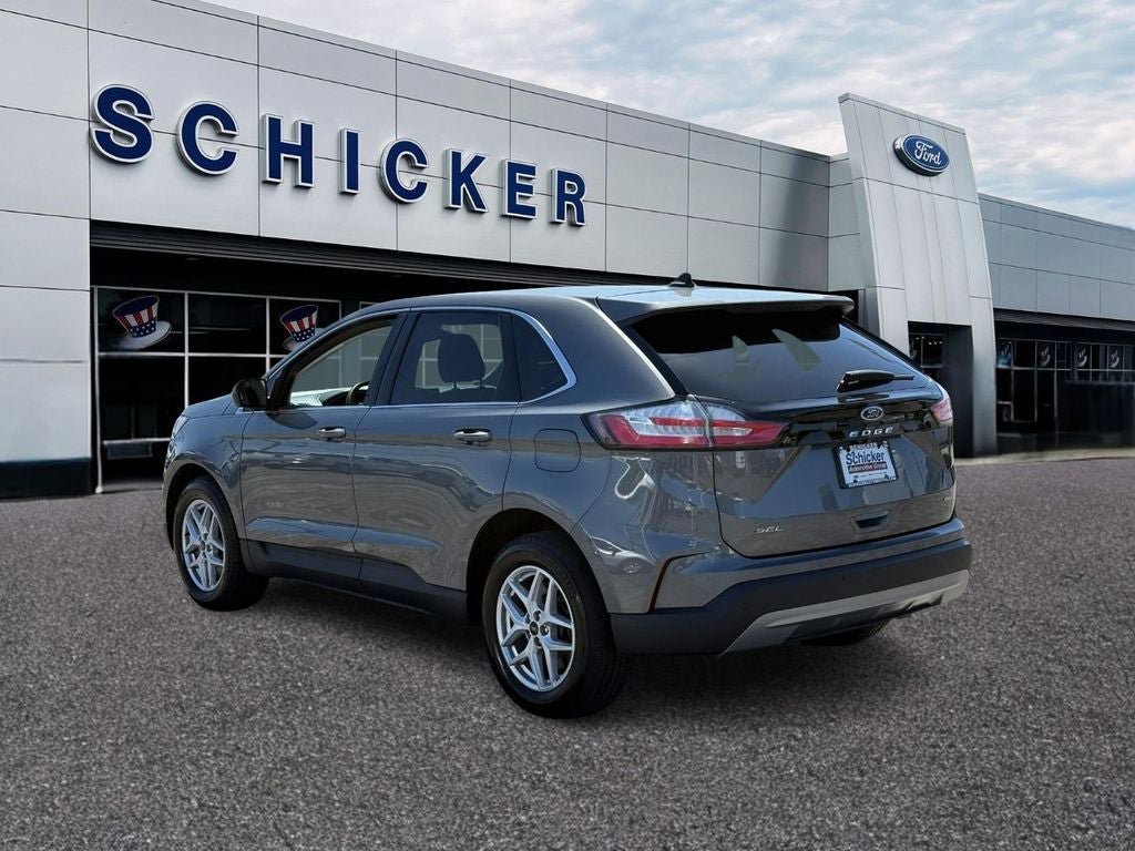 Used 2023 Ford Edge SEL w/ Convenience Package AWD/4WD image 3