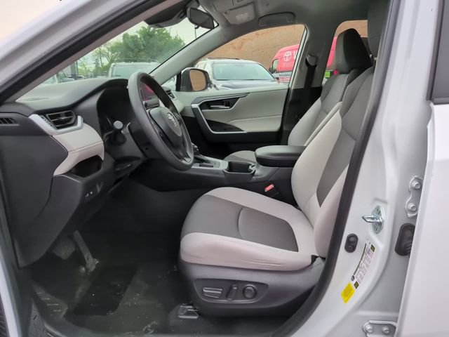 Used 2025 Toyota RAV4 XLE FWD image 14