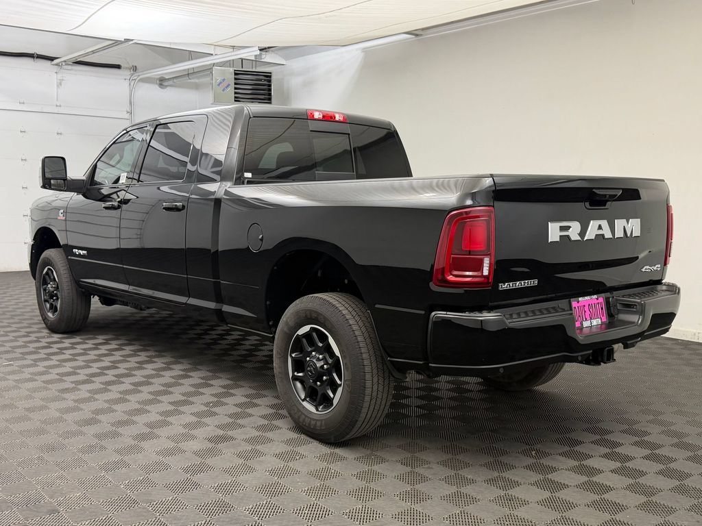 Used 2025 RAM 3500 Laramie AWD/4WD image 3