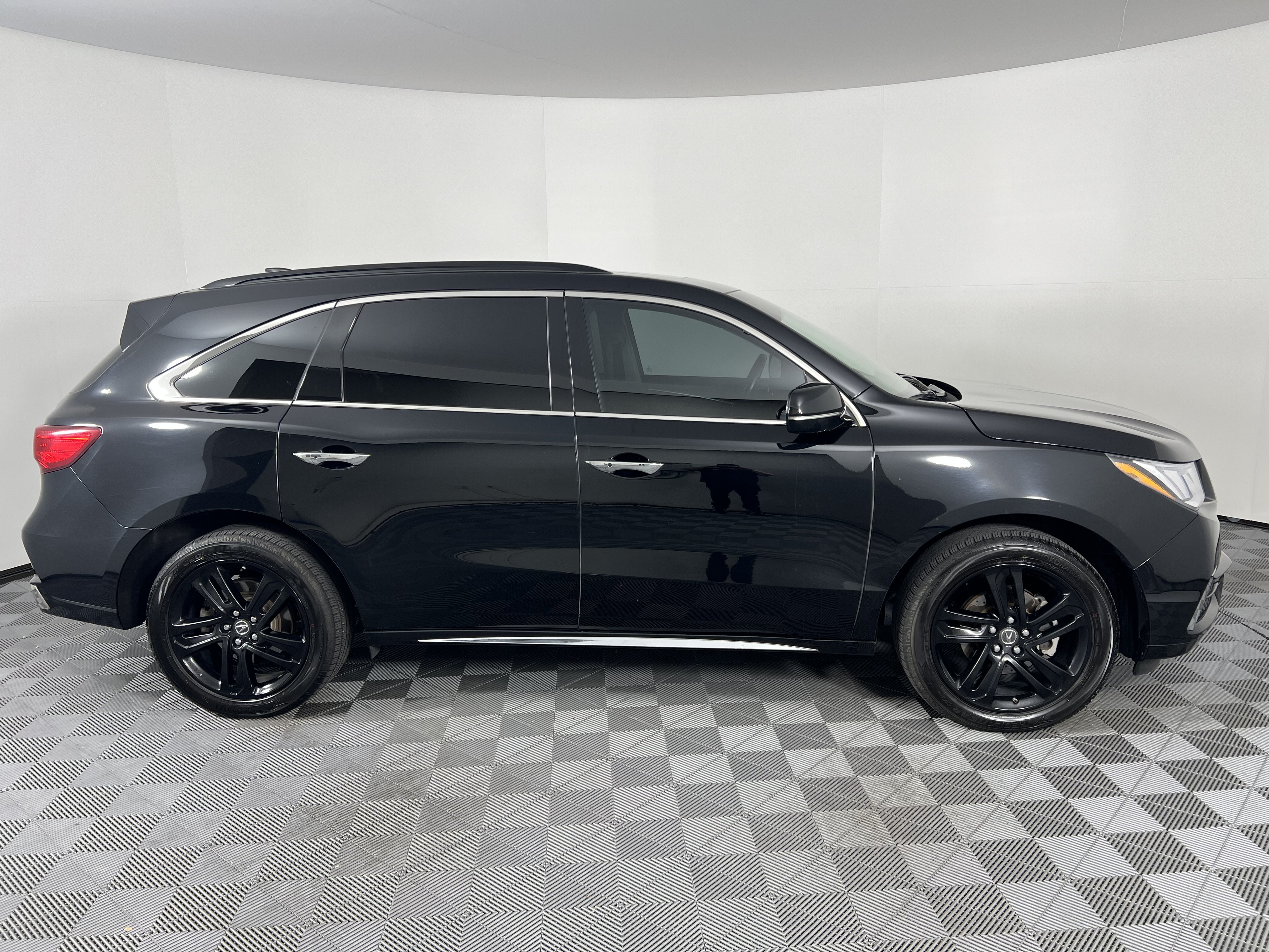Used 2019 Acura MDX w/ Advance Package AWD/4WD image 14